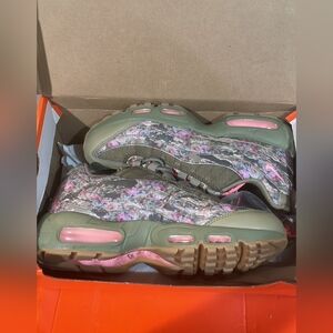 Nike Women's Max 95 Olive & Pink Floral